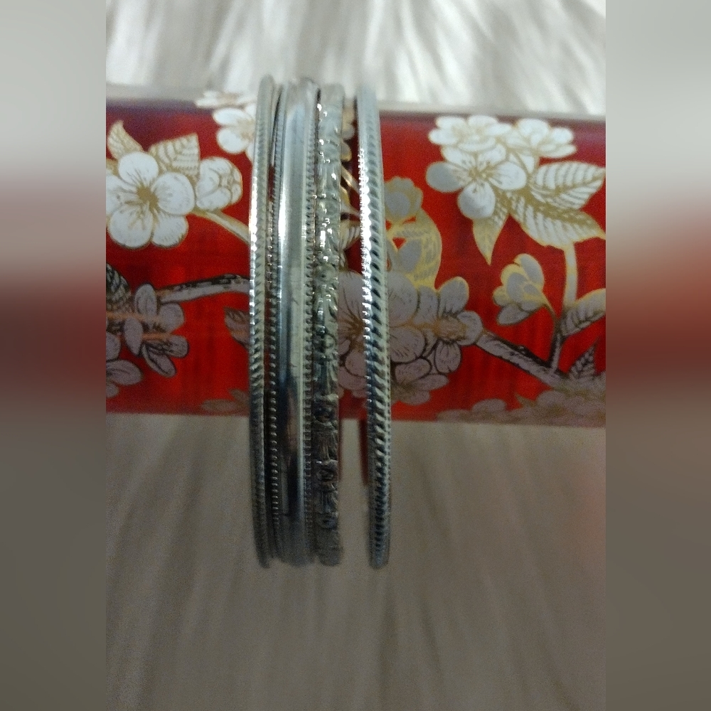 🍍🍍5 bangles🍍🍍 - Picture 3 of 5